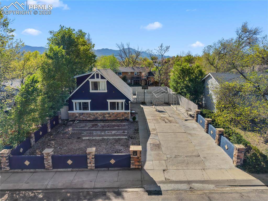 2038 Pepperwood DR, Colorado Springs, CO 80910