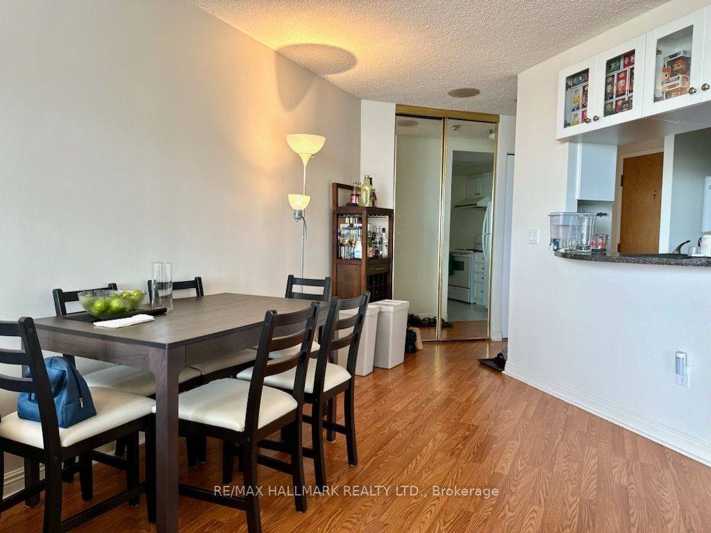 7 Concorde PL #1110, Toronto C13, ON M3C 3N4