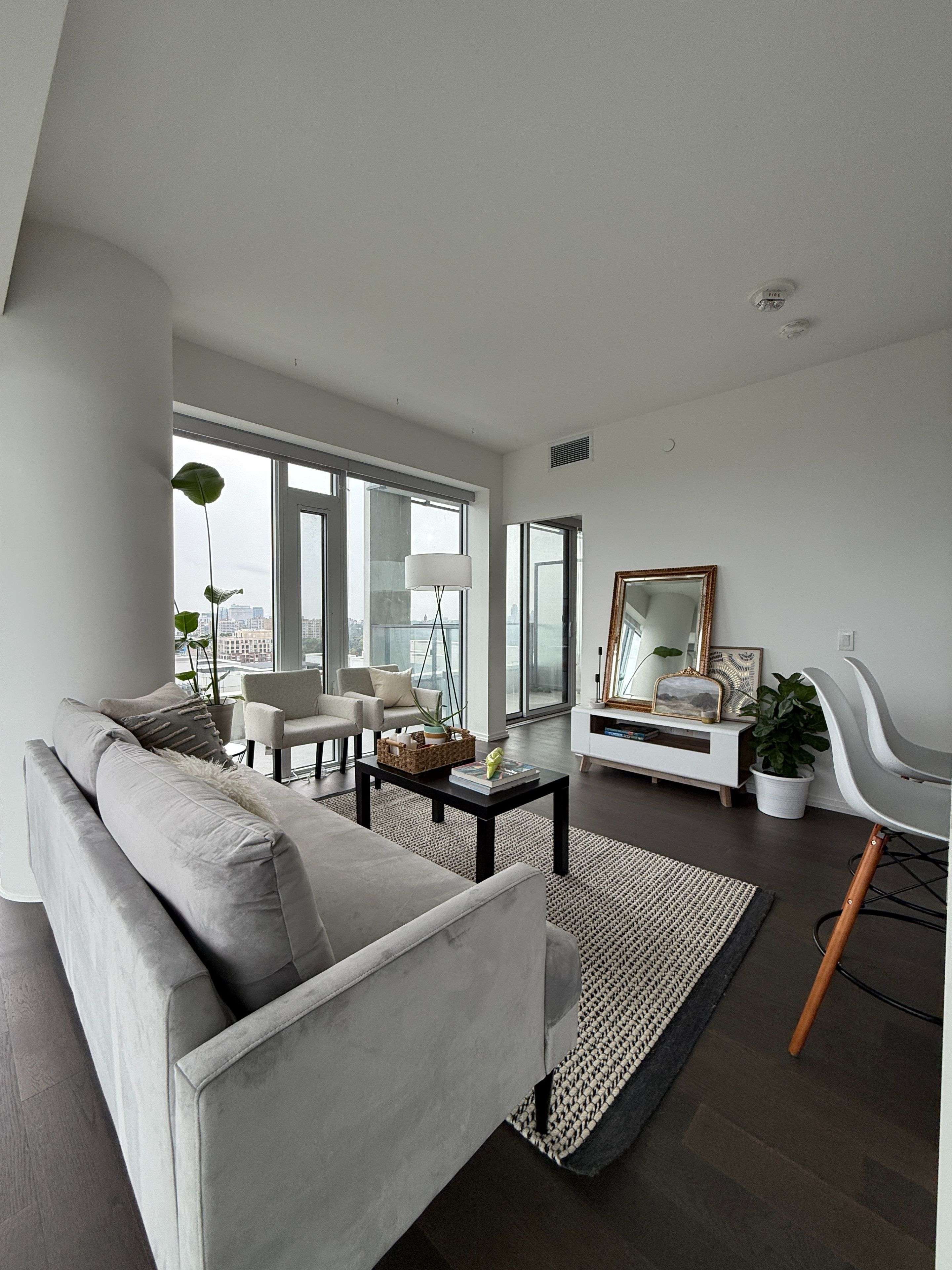 5 Soudan AVE #2004, Toronto C10, ON M4S 0B1