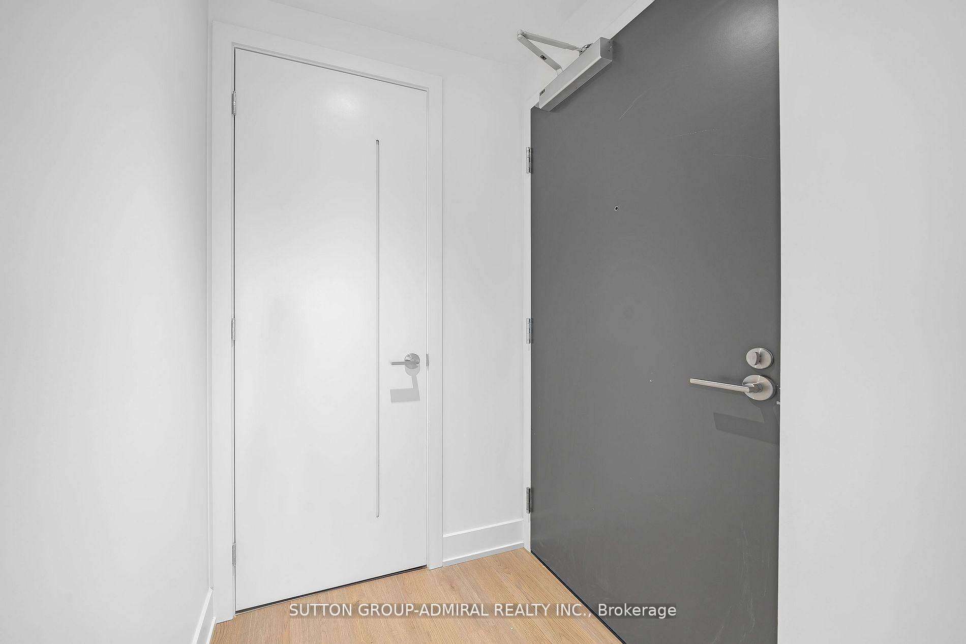 8 Cumberland ST #1706, Toronto C02, ON M4W 1J5