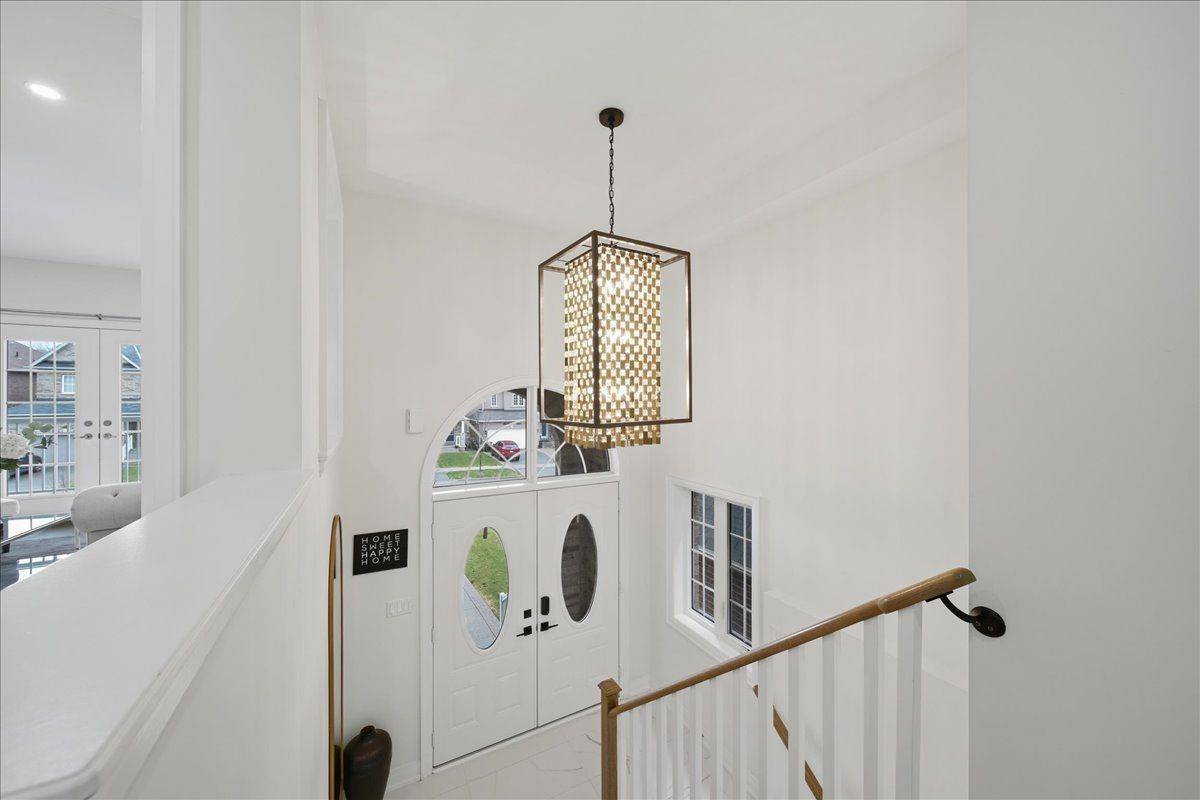 186 Muirfield DR, Barrie, ON L4N 6K7