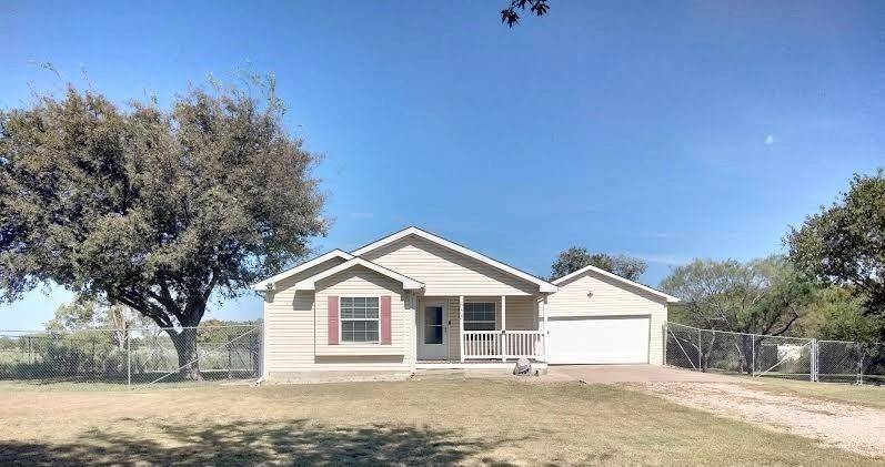 855 Tom Sawyer Road, Ennis, TX 75119