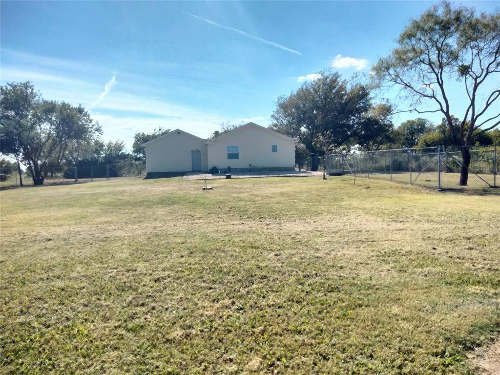 855 Tom Sawyer Road, Ennis, TX 75119