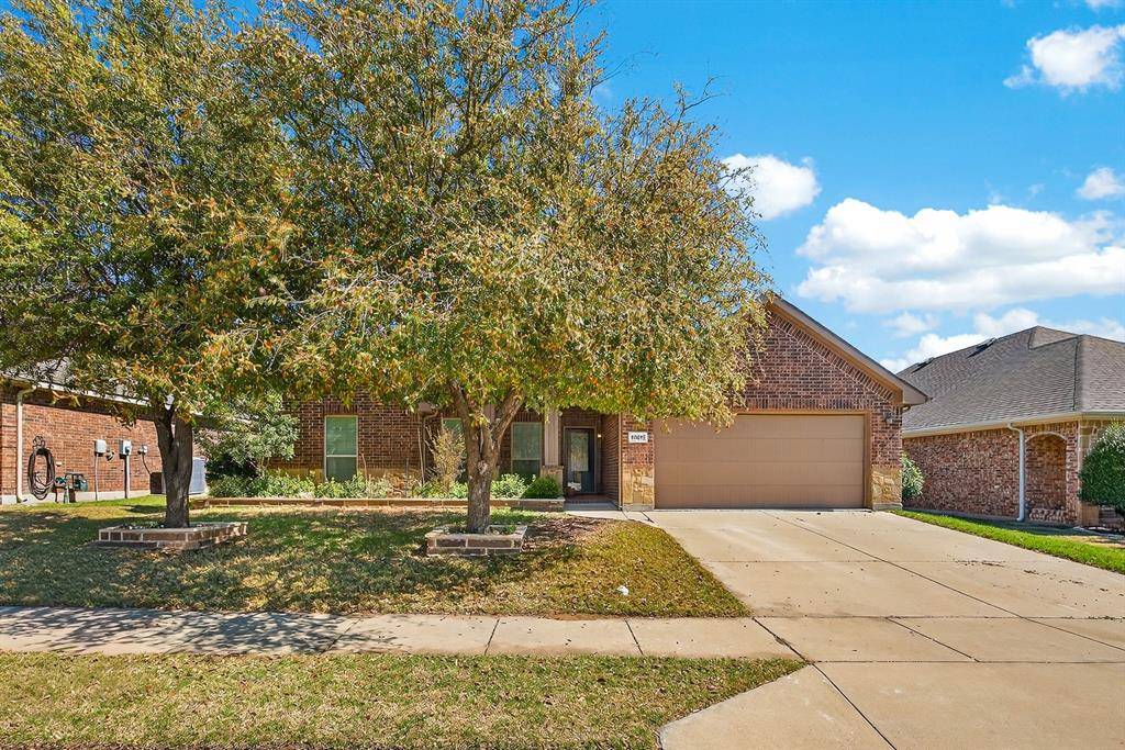 15812 Carlton Oaks Drive, Fort Worth, TX 76177