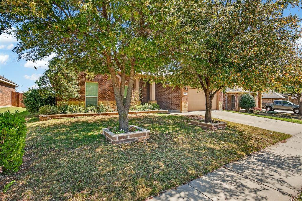 15812 Carlton Oaks Drive, Fort Worth, TX 76177