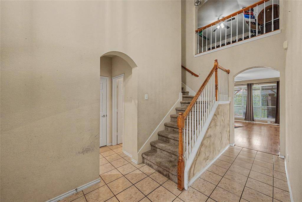 6113 Farrah Drive, Fort Worth, TX 76131