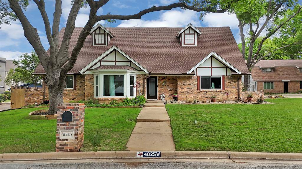 4025 Diamond Loch W, North Richland Hills, TX 76180