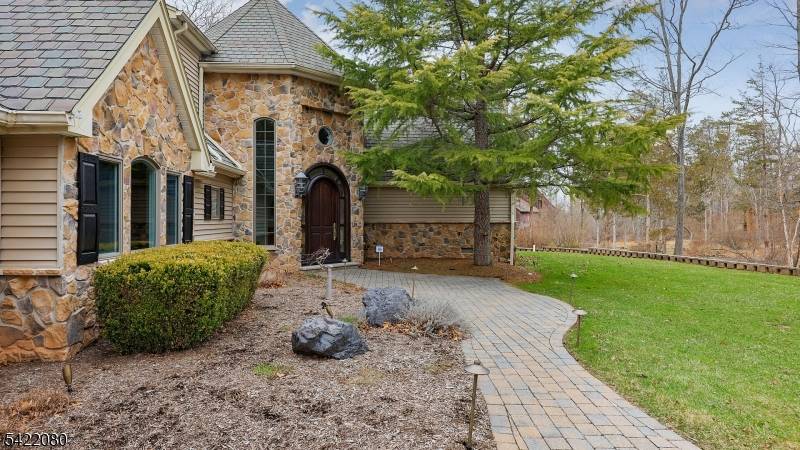 19 Partridge Rd, Readington Twp., NJ 08822