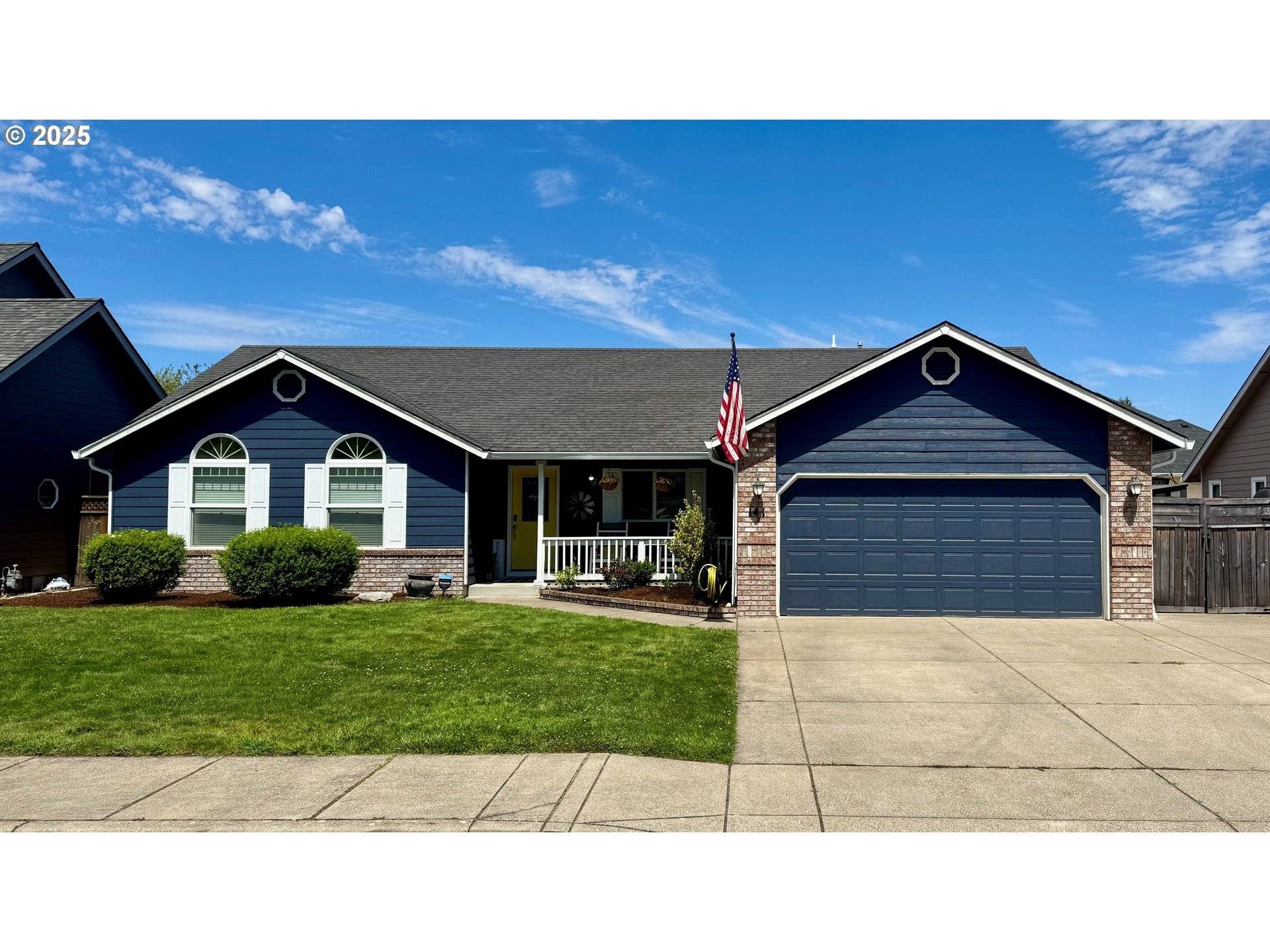 141 CORTLAND LN, Eugene, OR 97404