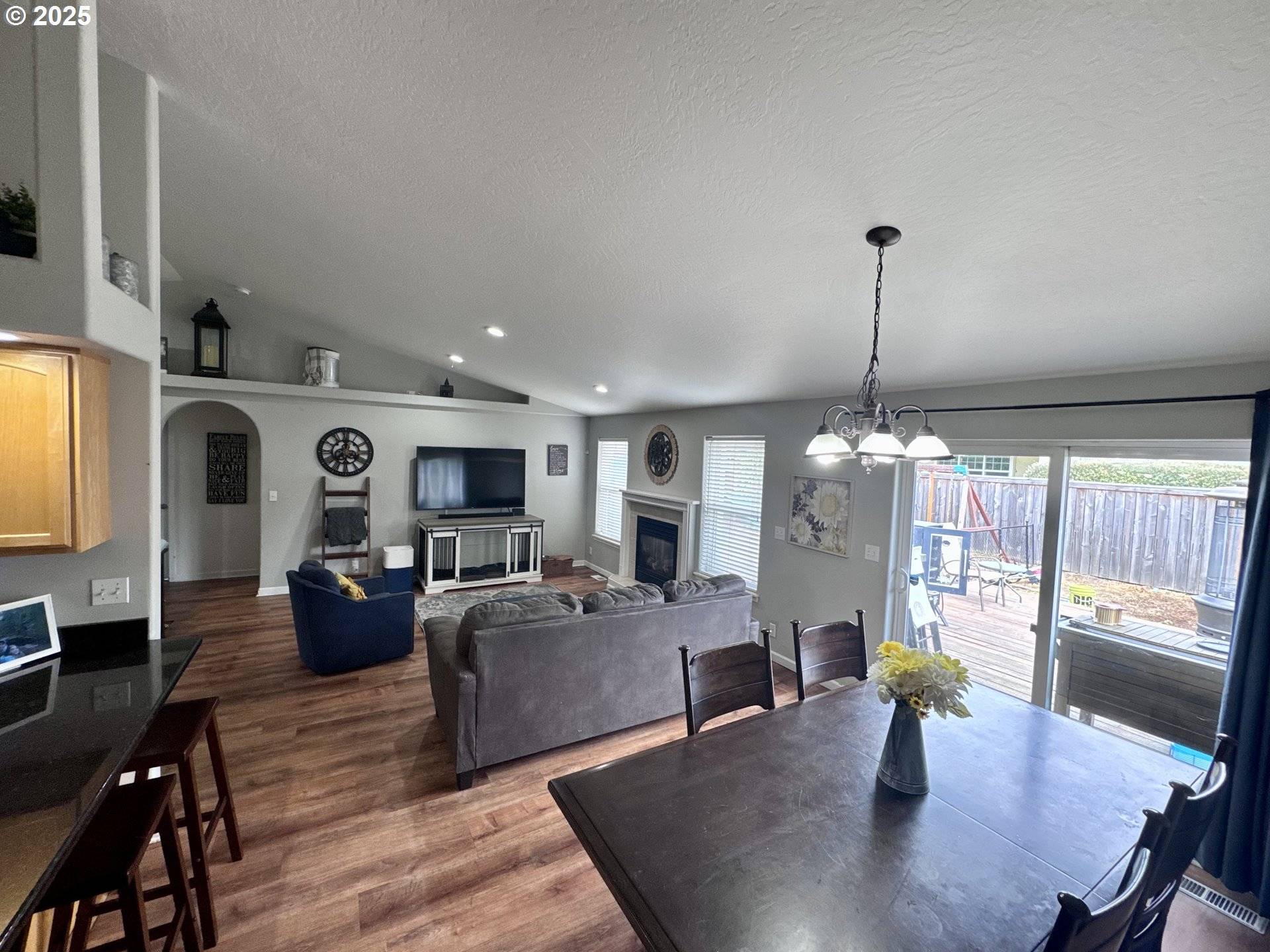 141 CORTLAND LN, Eugene, OR 97404