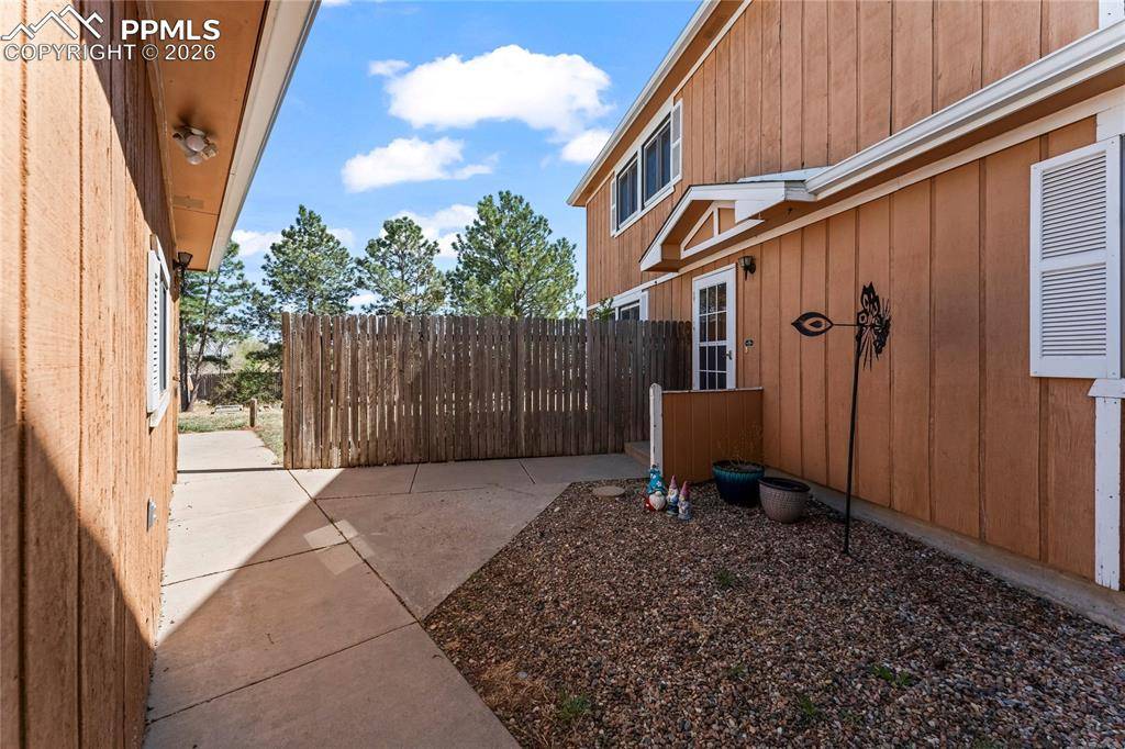 2075 Grady CT, Colorado Springs, CO 80915