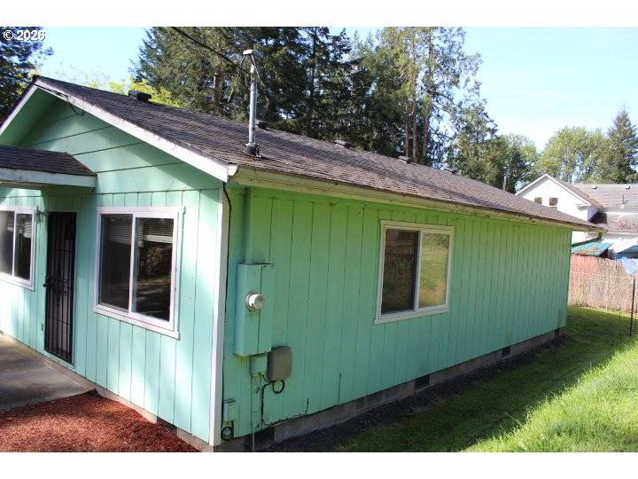 751 N BAXTER ST, Coquille, OR 97423