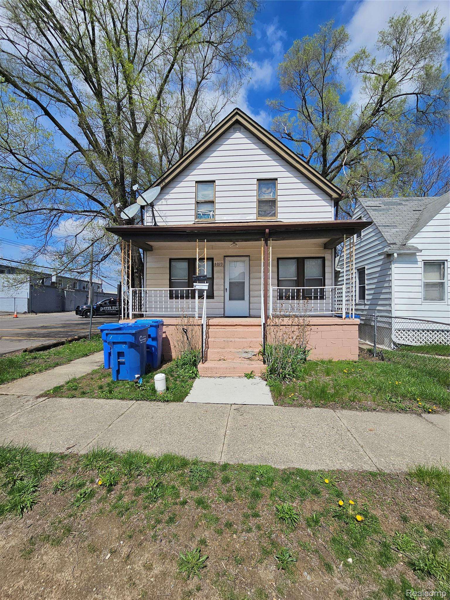 8033 JACKSON AVE, Warren, MI 48089