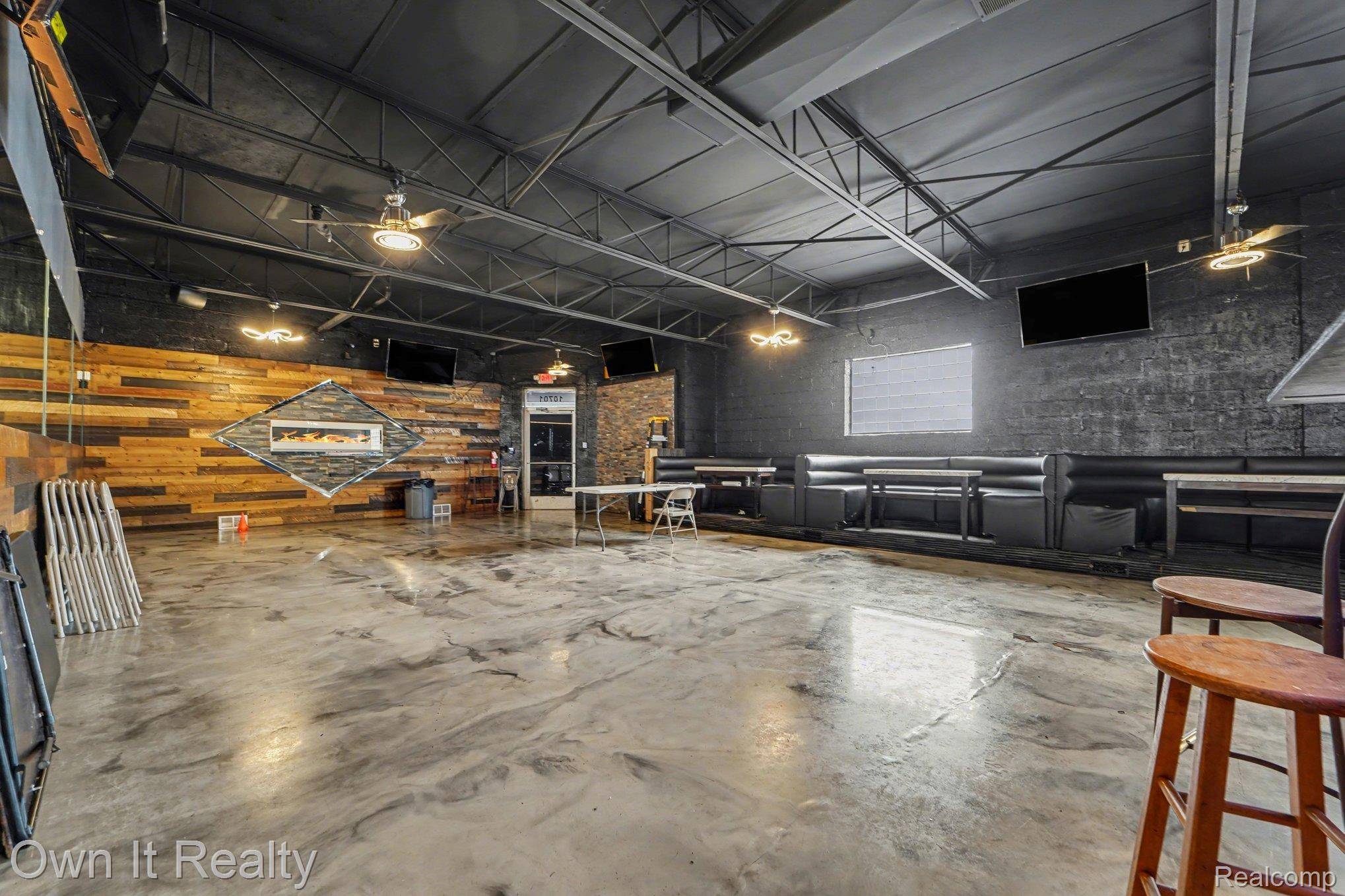 10701 W McNichols RD, Detroit, MI 48221