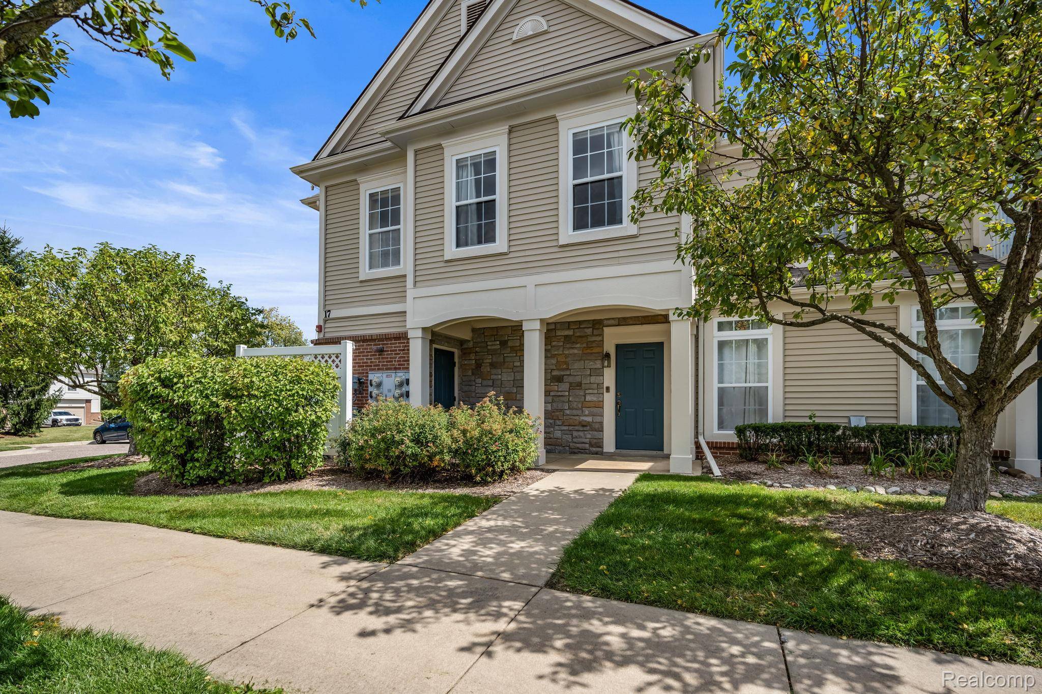 17200 Addington DR, Commerce Charter Township, MI 48390