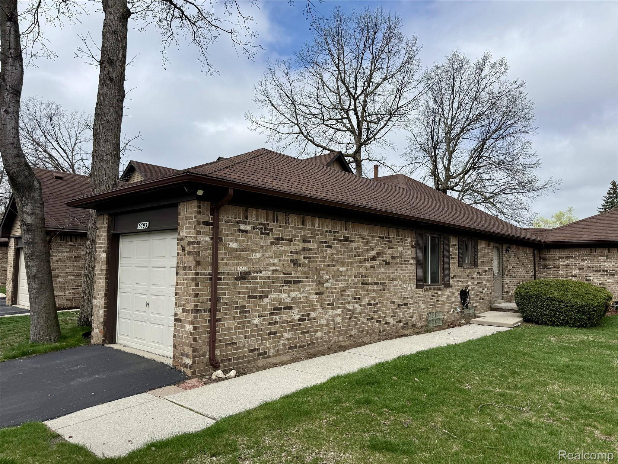 3793 Heritage Pkwy, Dearborn, MI 48124