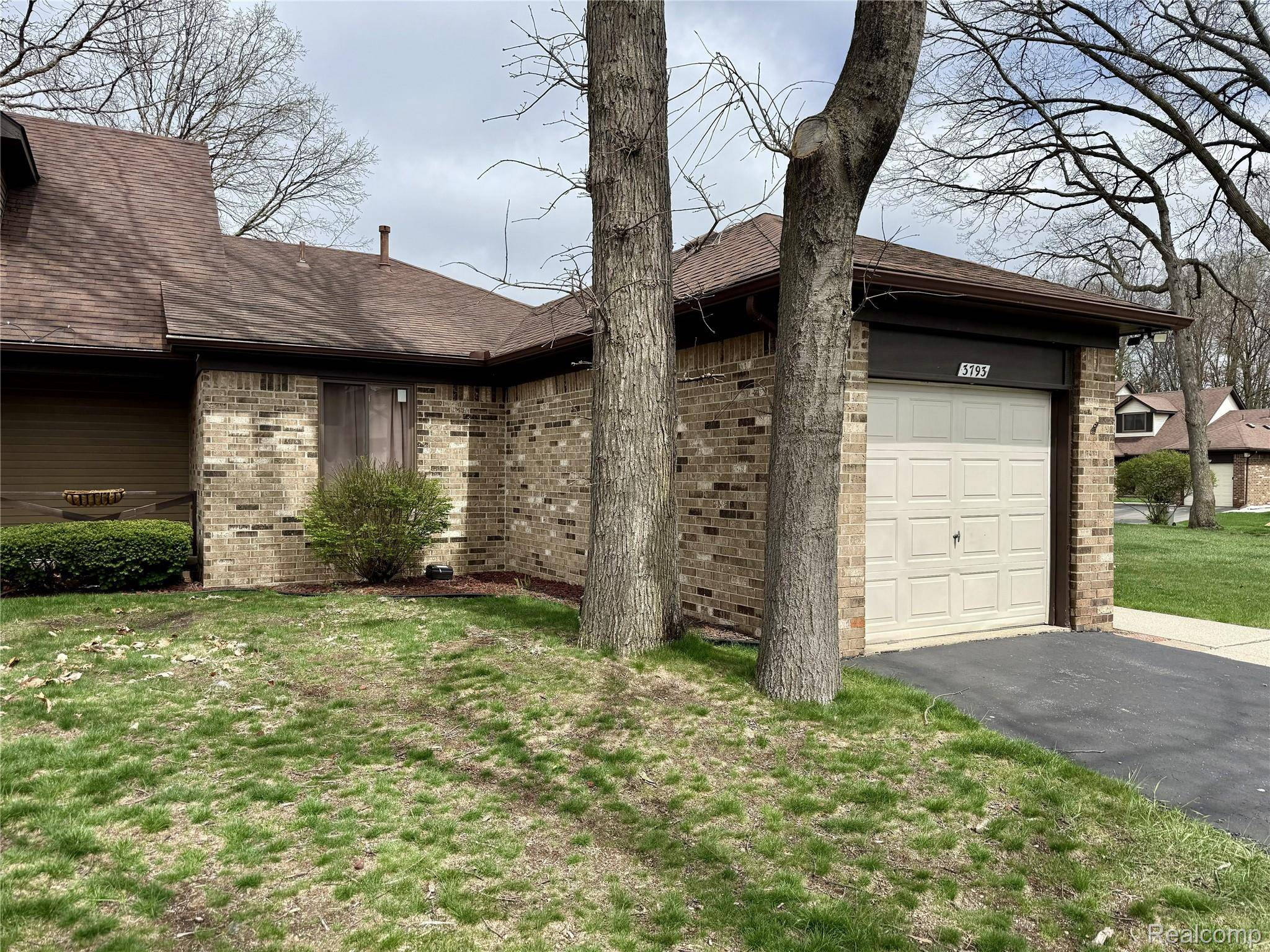 3793 Heritage Pkwy, Dearborn, MI 48124