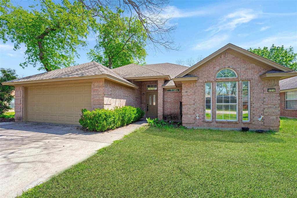 604 N Cherry Street, Aubrey, TX 76227