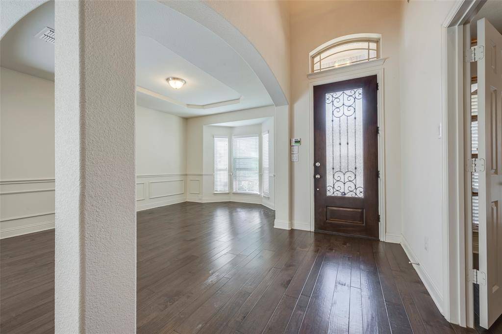 604 Cody Lane, Mansfield, TX 76063