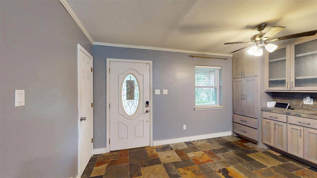 113 E Avenue C, Waxahachie, TX 75165