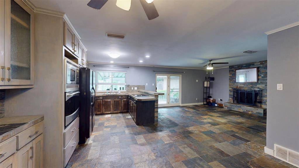 113 E Avenue C, Waxahachie, TX 75165