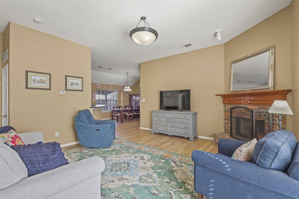 1328 Dallshan Drive, Carrollton, TX 75007