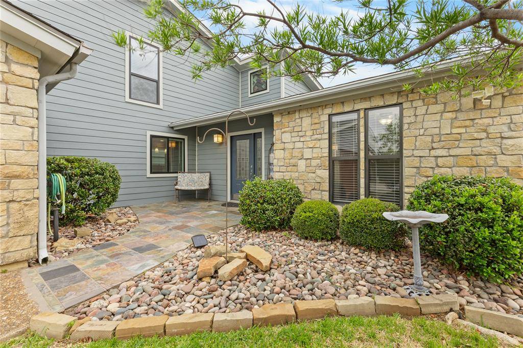 568 Harbor Circle, Azle, TX 76020