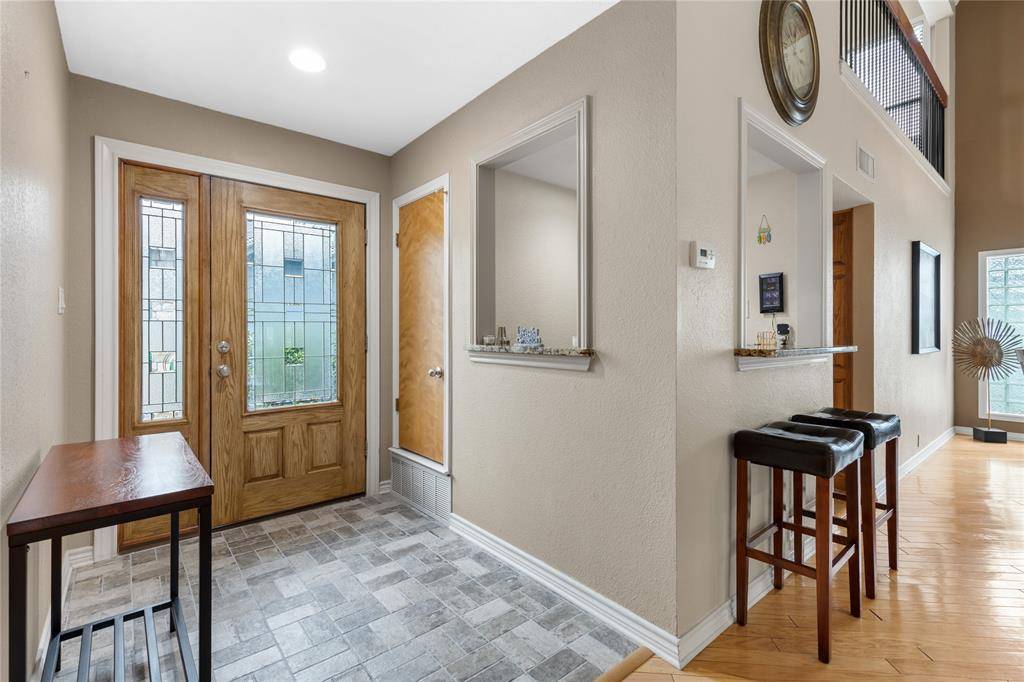 568 Harbor Circle, Azle, TX 76020