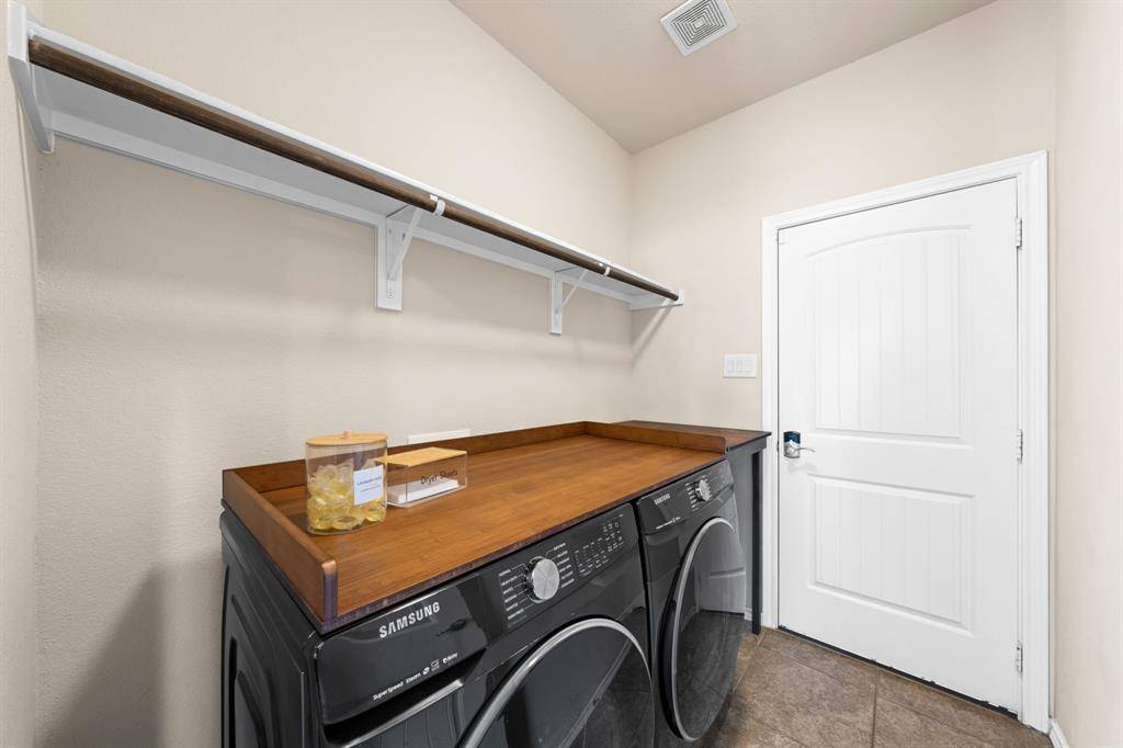 520 Delgany Trail, Fort Worth, TX 76052