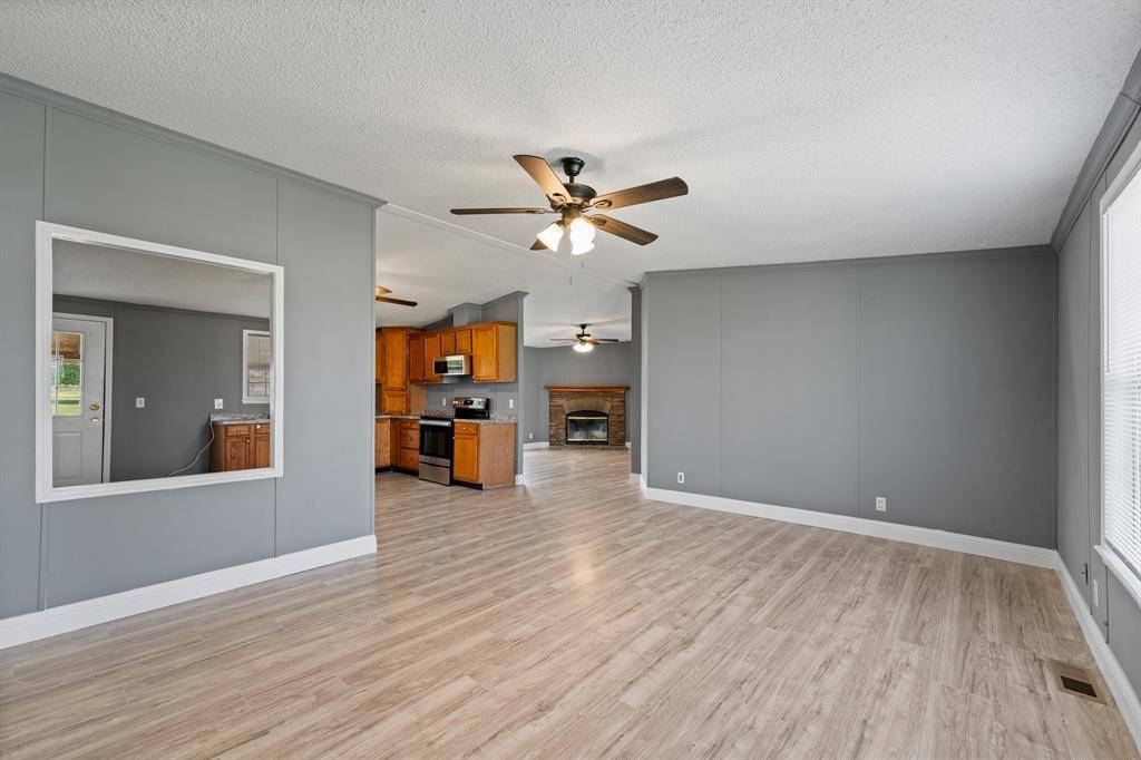 5509 Texas Street, Joshua, TX 76058