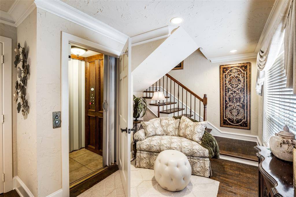 2590 King Arthur Boulevard, Lewisville, TX 75056