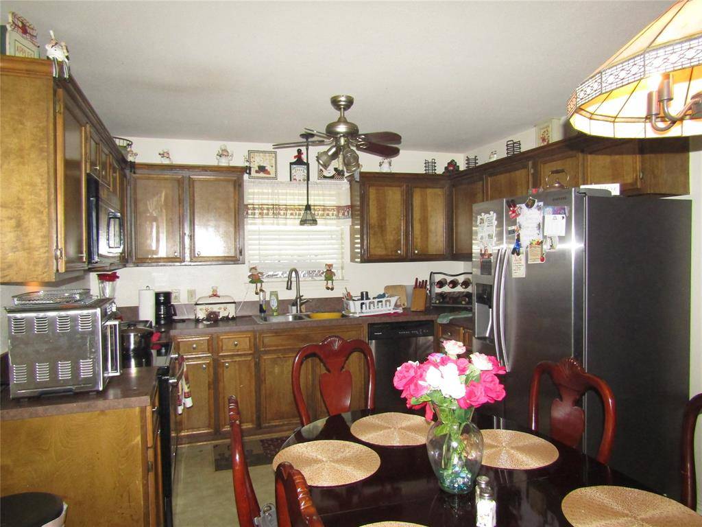 109 E Drane Avenue, Corsicana, TX 75110