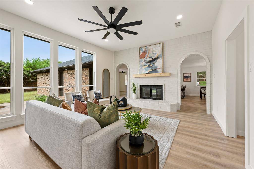 425 Marseille Drive, Hurst, TX 76054