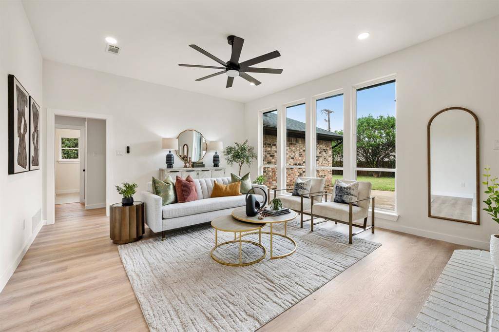 425 Marseille Drive, Hurst, TX 76054