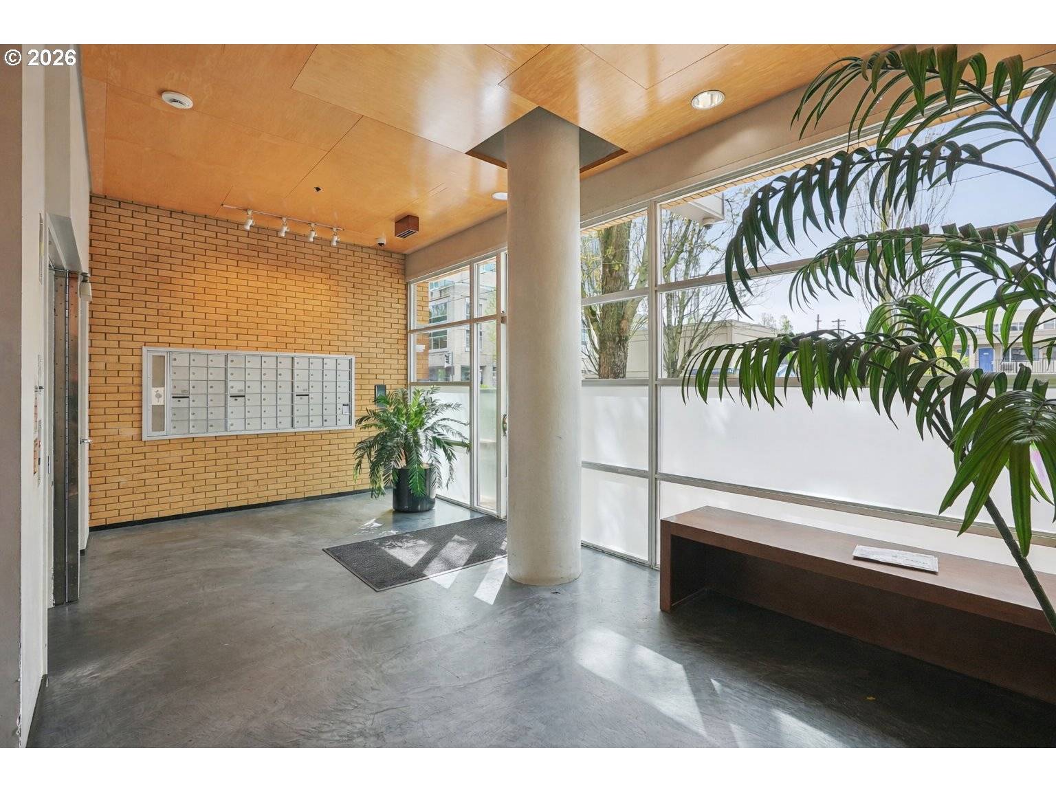 533 NE HOLLADAY ST #701, Portland, OR 97232