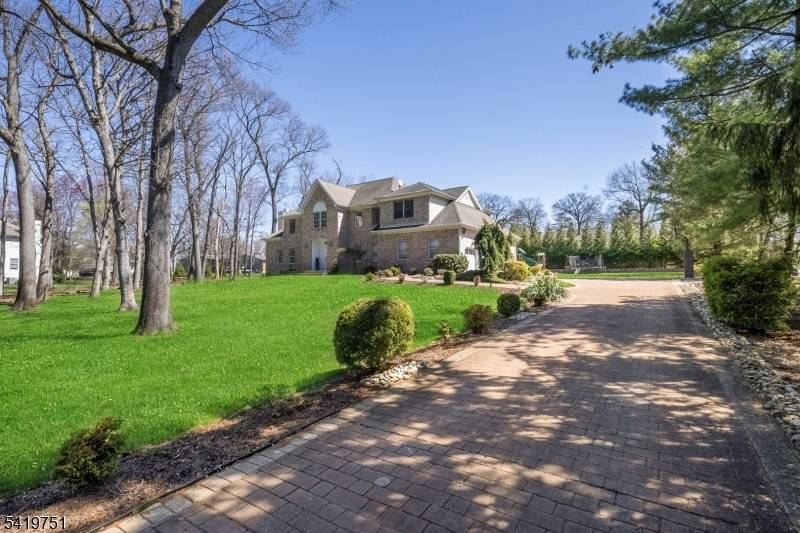 28 Woodshire Ter, Montville Twp., NJ 07082