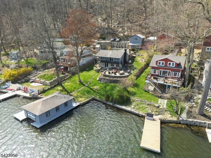 213 Hudson Ave, Hopatcong Boro, NJ 07843