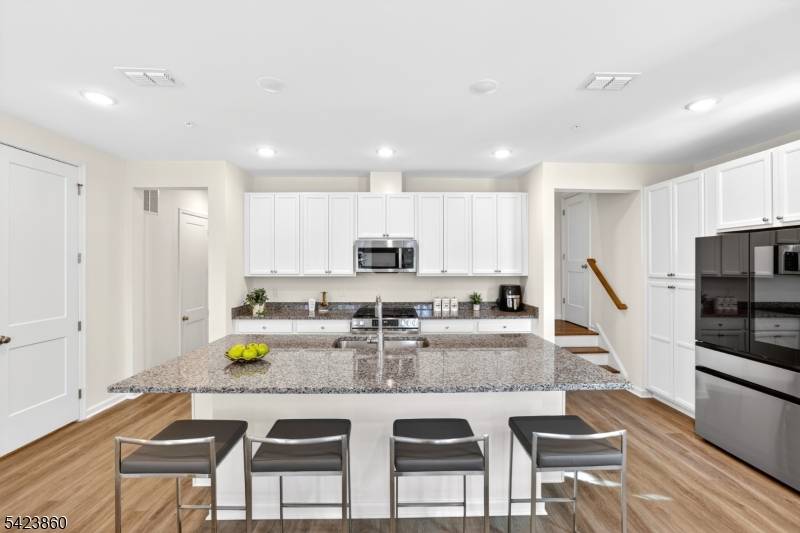 225 Myrtle Rd, Warren Twp., NJ 07059