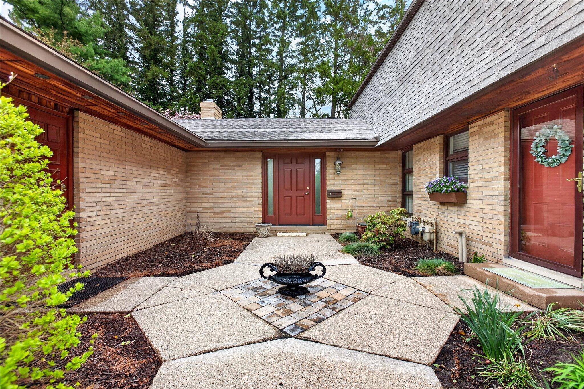 2727 S Lakeshore DR #A2, Shoreham Vllg, MI 49085