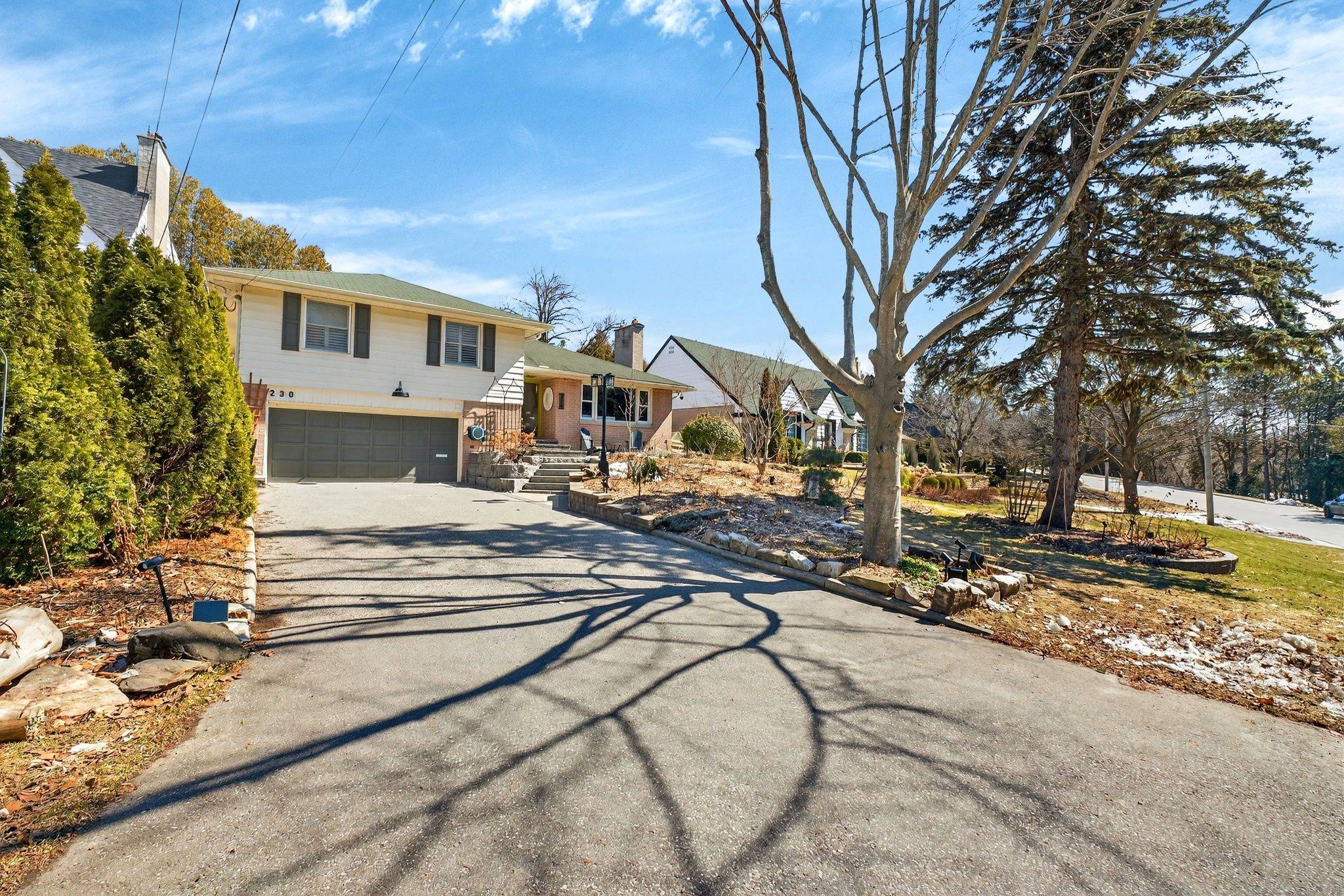 230 Glenwood CRES, Oshawa, ON L1G 3B1