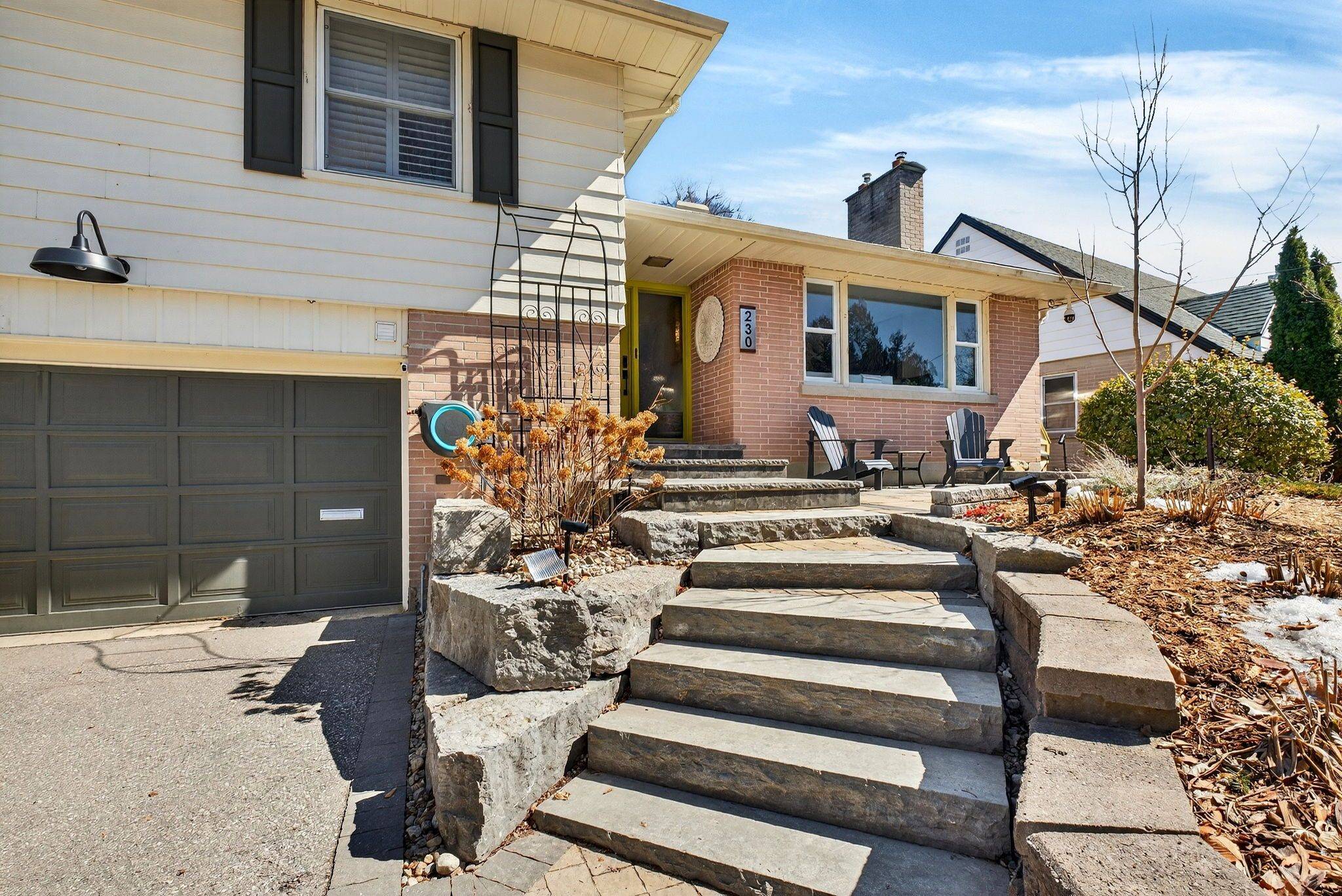 230 Glenwood CRES, Oshawa, ON L1G 3B1