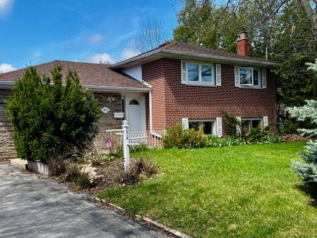 2075 Seabrook DR, Oakville, ON L6L 2T8