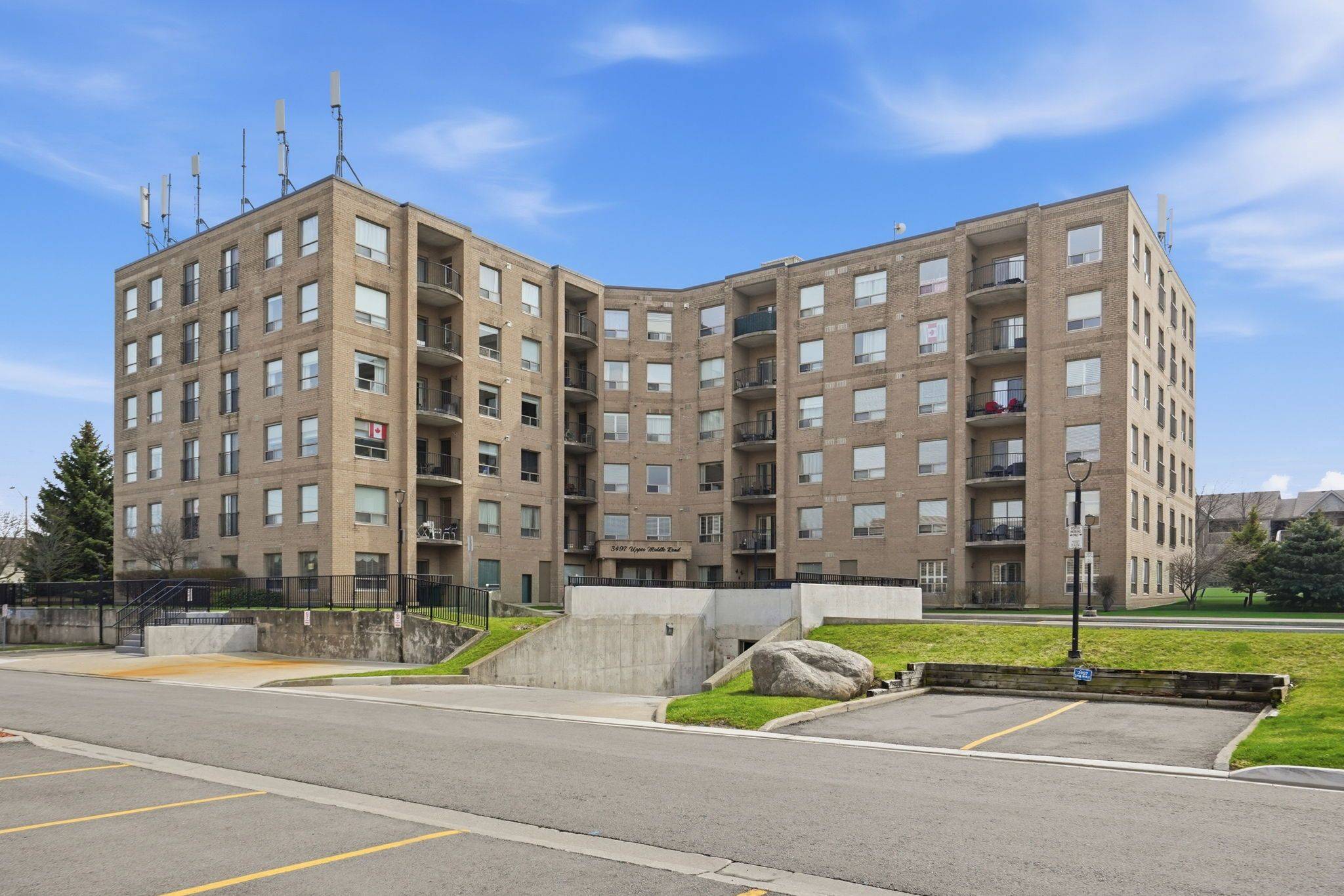 3497 Upper Middle DR #108, Burlington, ON L7M 4T6