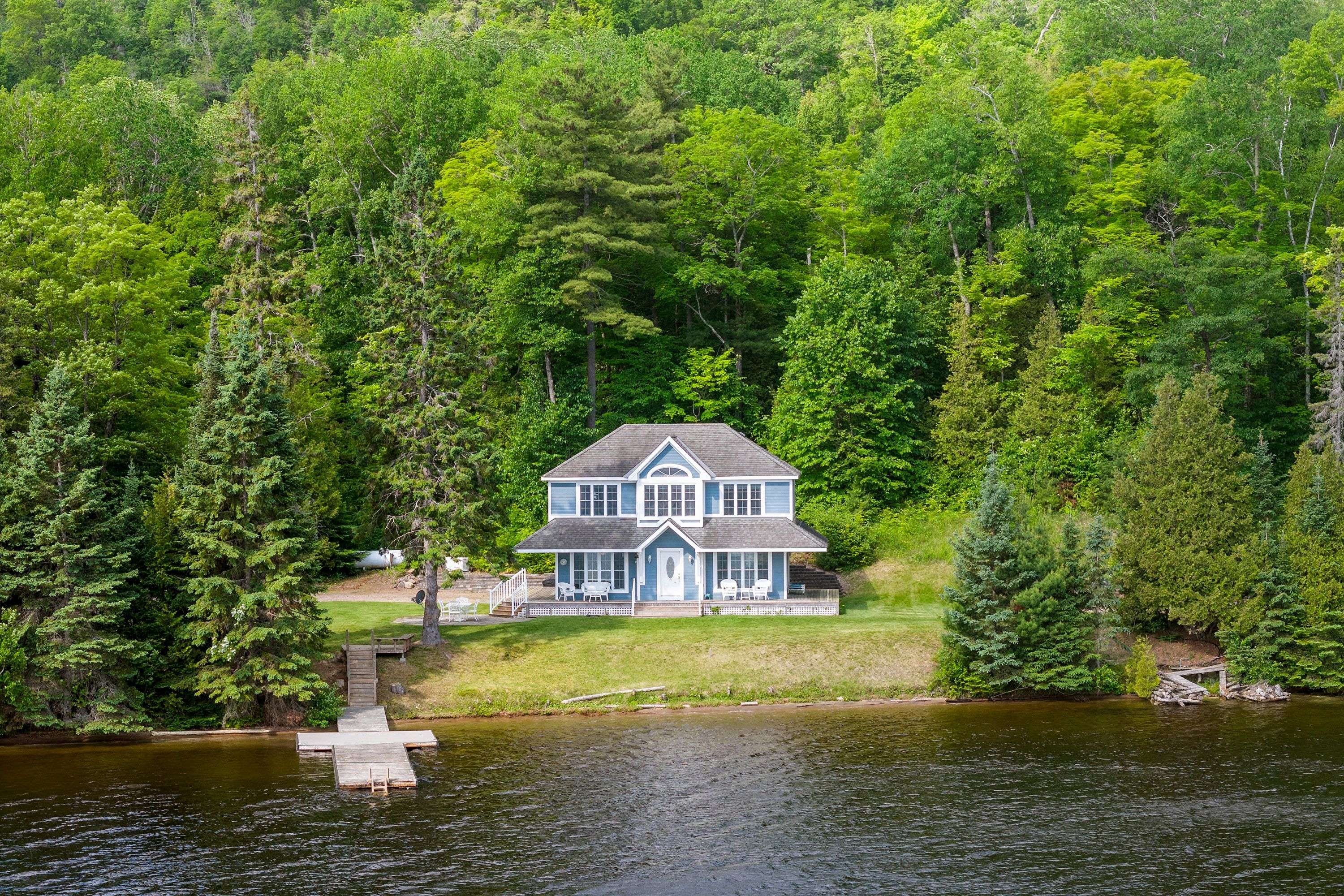 541 Morglan LN, Greater Madawaska, ON K0J 1H0
