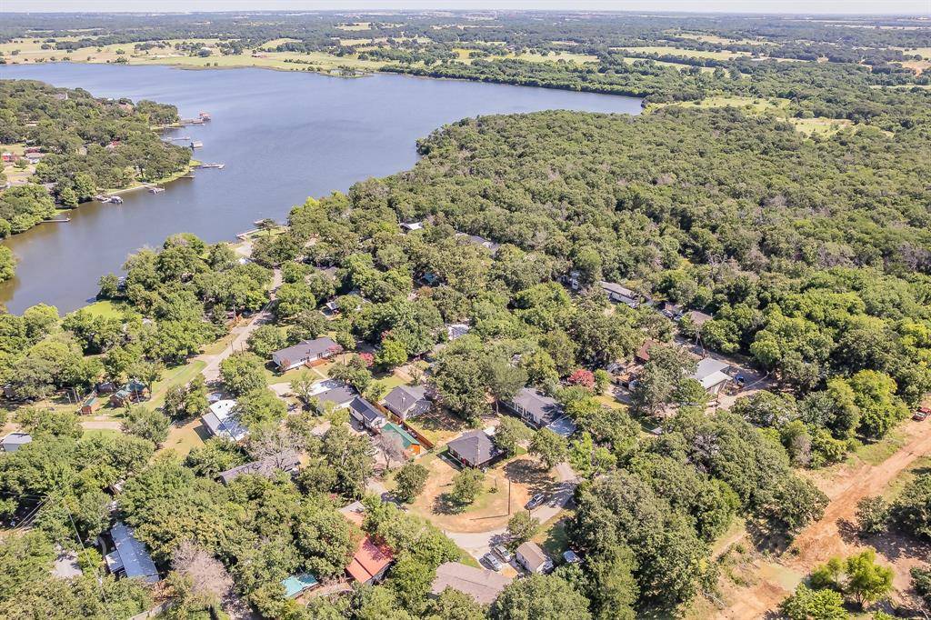 105 Red Oak Street, Alvarado, TX 76009