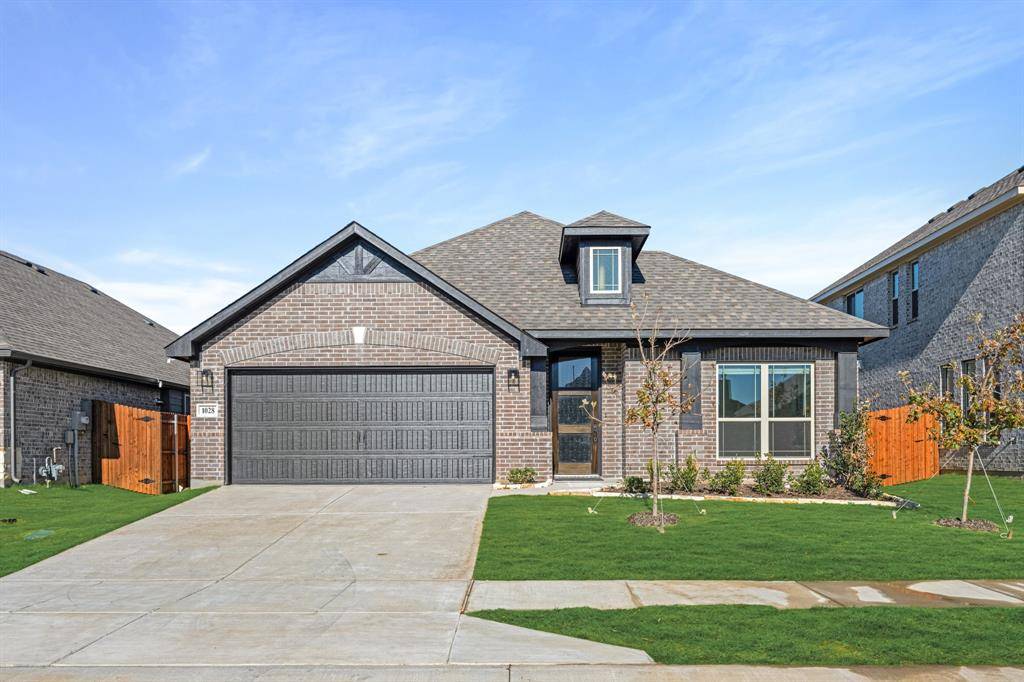 1028 River Oaks Drive, Godley, TX 76044
