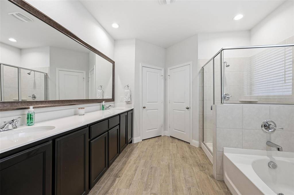 813 Comal Drive, Mansfield, TX 76063