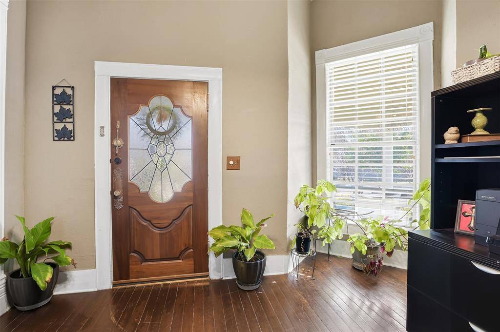 114 S Field Street, Cleburne, TX 76033