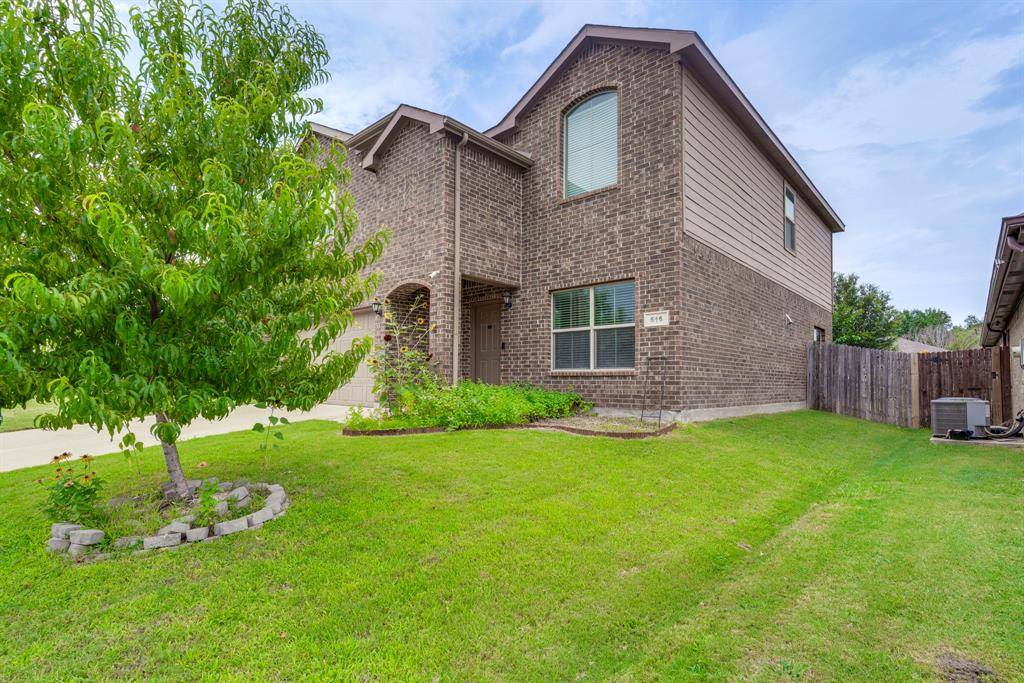 616 Cameron Way, Azle, TX 76020