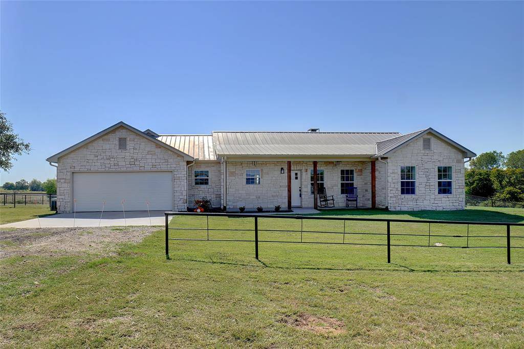 293 County Road 1111, Decatur, TX 76234